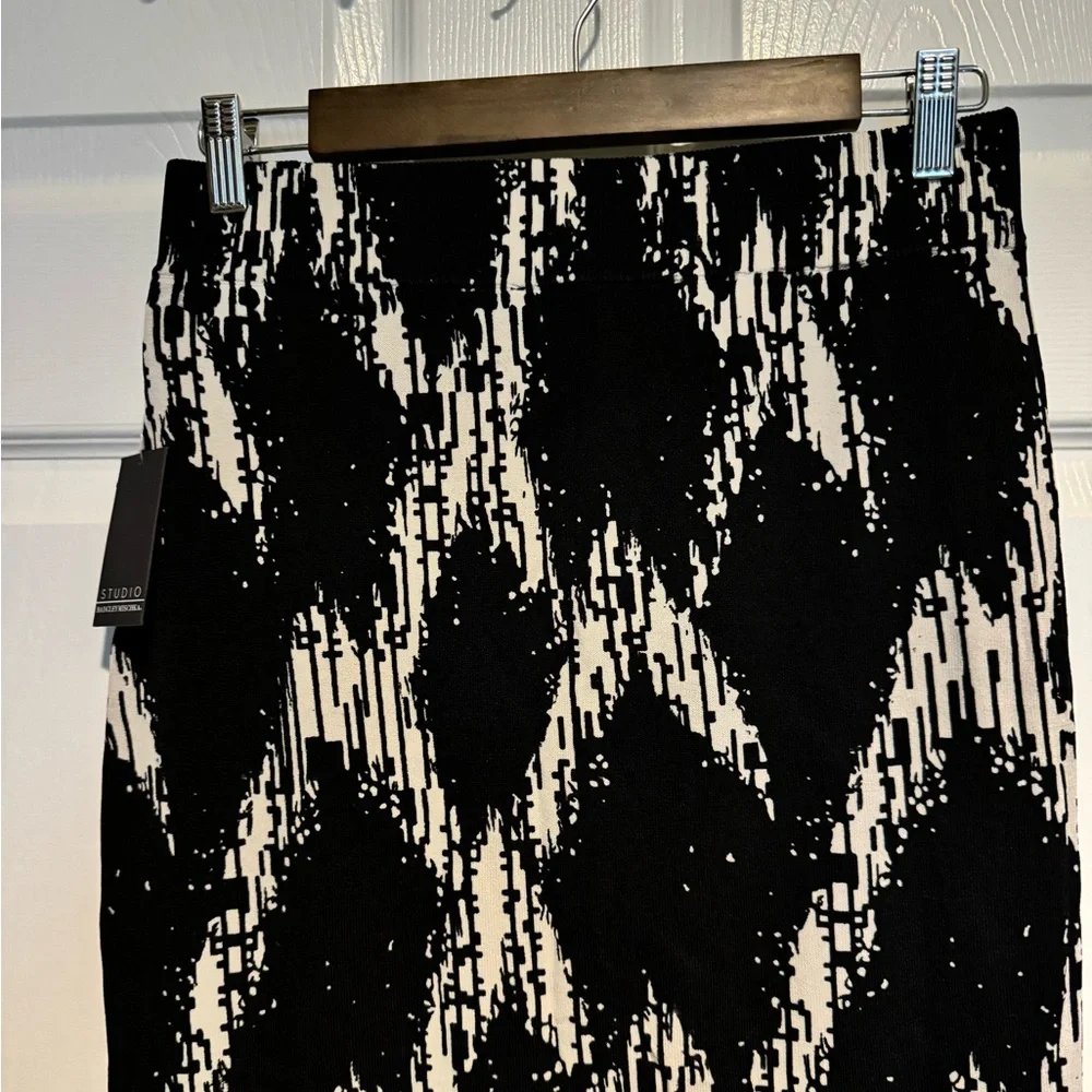 NWT Badgley Mischka skirt